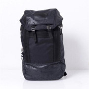 イーストパック (EASTPAK) 迷彩リュックサック(大) ブラック 30% OFF