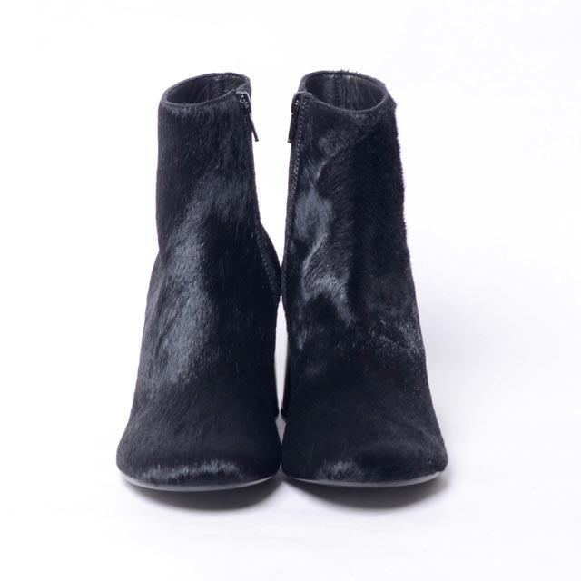 エムエムシックス メゾンマルジェラ (MM6 MAISON MARTIN MARGIELA) ショートブーツ ハラコ ブラック 20% OFF