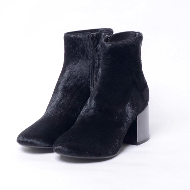 エムエムシックス メゾンマルジェラ (MM6 MAISON MARTIN MARGIELA) ショートブーツ ハラコ ブラック 20% OFF